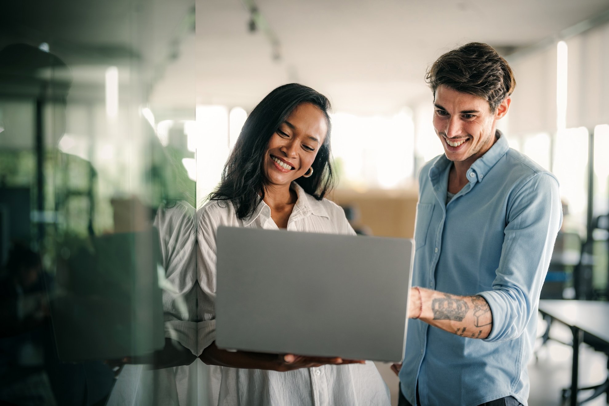 two people discussing cloud native versus hybrid setup